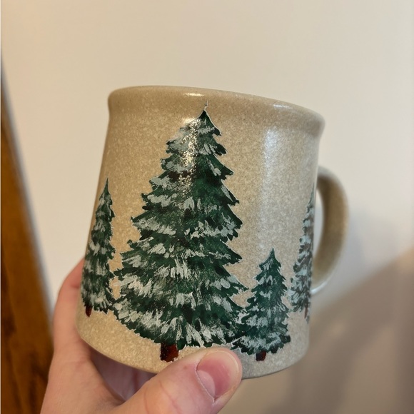 Winter pine trees stoneware large mug tan green - Picture 8 of 10